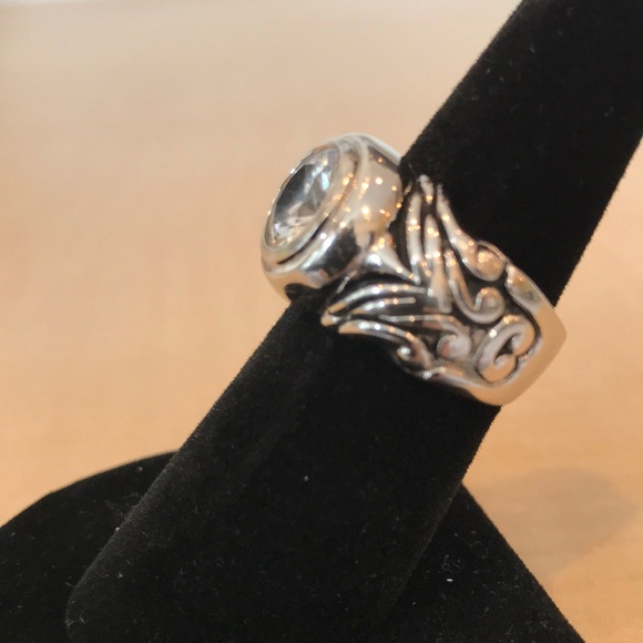 🆕 Large Crystal Round Center Stone in Silver-Tone - Picture 3 of 4